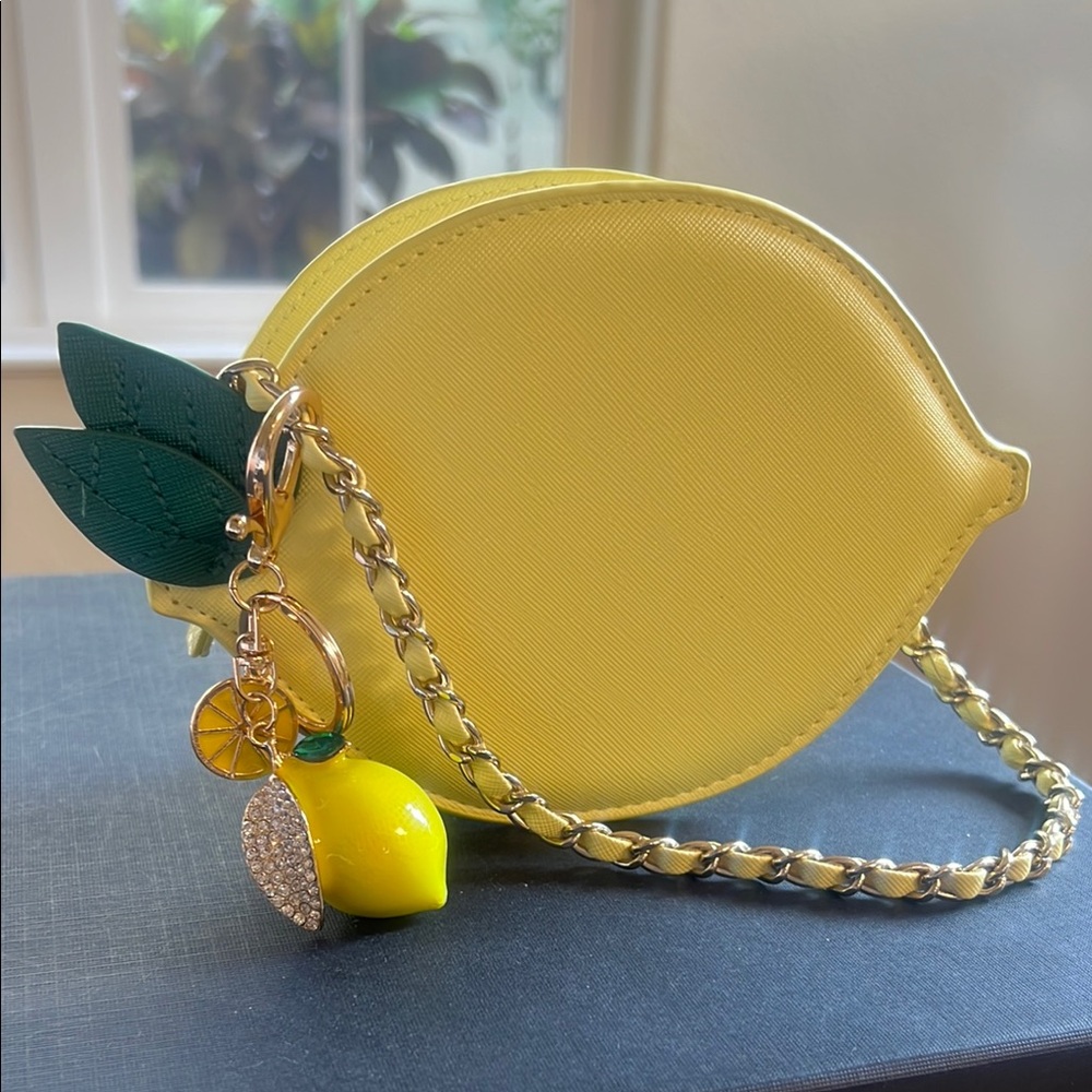 🍋✨NWT YELLOW LEMON CRYSTAL HANDBAG ACCESSORY/KEYCHAIN✨🍋